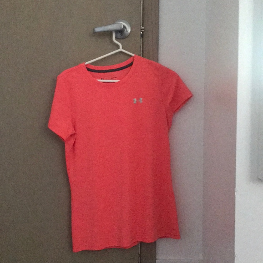 Under Armour Salmon Colored HeatGear T-shirt Small